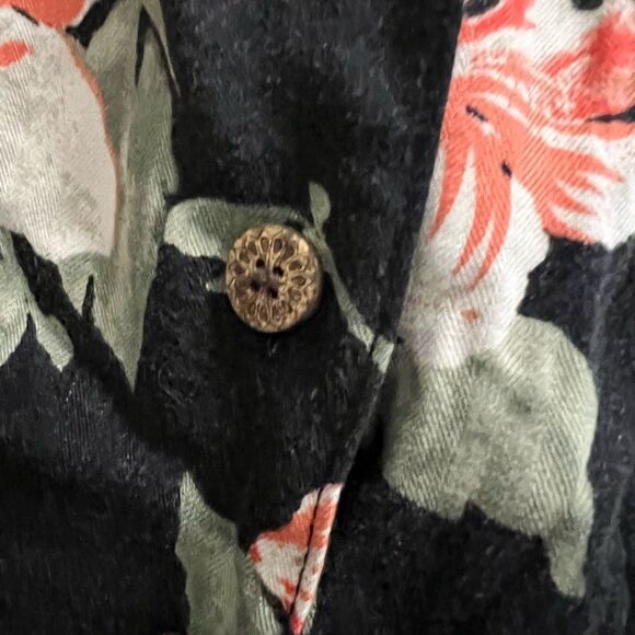 Island Traders size L floral print button down shirt - Picture 4 of 8